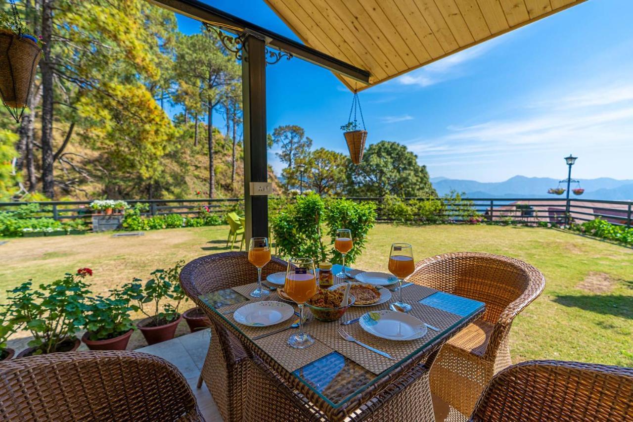 Stayvista At Floradale W Jacuzzi & Wood-Fire Pizza Kasauli Exterior photo