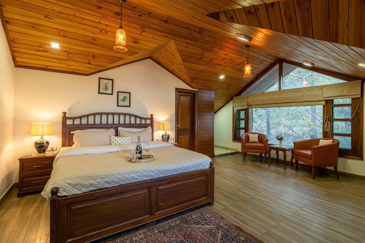 Stayvista At Floradale W Jacuzzi & Wood-Fire Pizza Kasauli Exterior photo