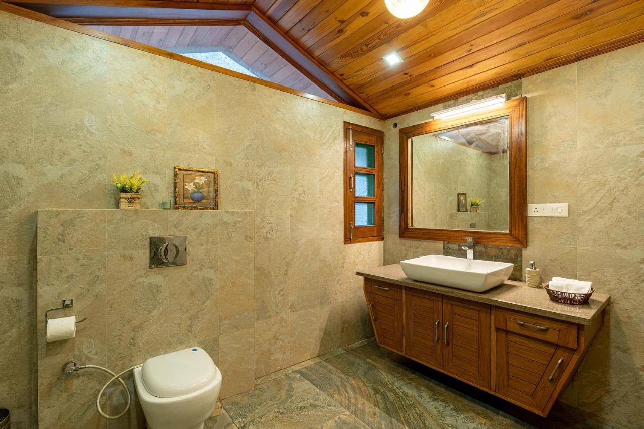 Stayvista At Floradale W Jacuzzi & Wood-Fire Pizza Kasauli Exterior photo